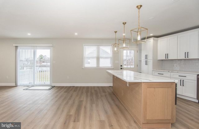 17 KENDALL BLVD, Oaklyn, NJ 08107