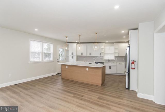 17 KENDALL BLVD, Oaklyn, NJ 08107