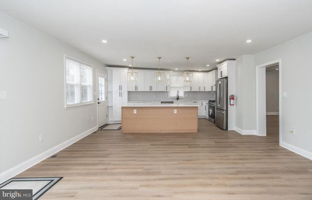 17 KENDALL BLVD, Oaklyn, NJ 08107