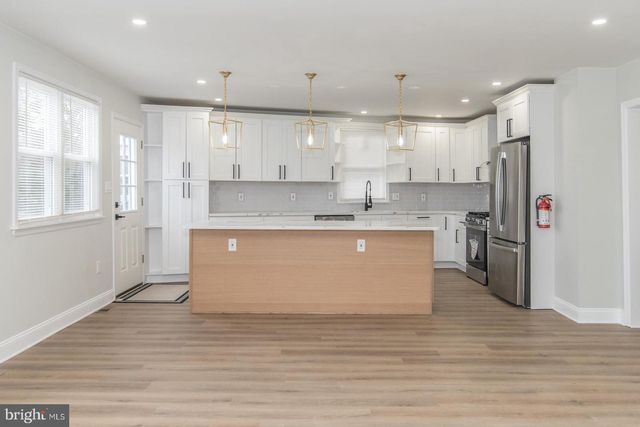 17 KENDALL BLVD, Oaklyn, NJ 08107