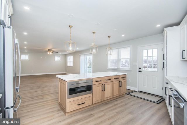 17 KENDALL BLVD, Oaklyn, NJ 08107