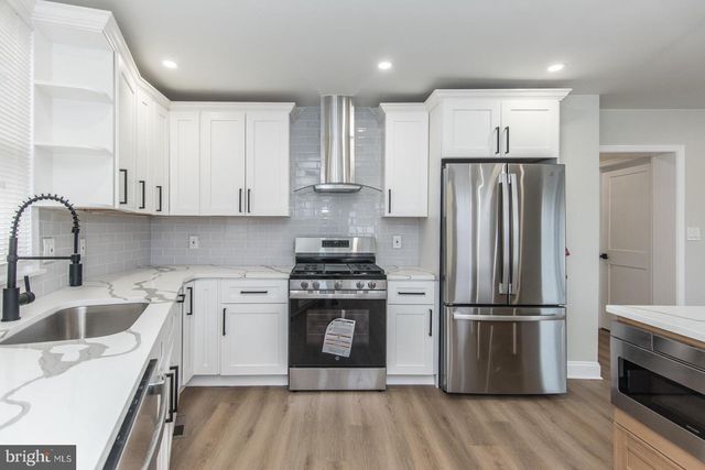 17 KENDALL BLVD, Oaklyn, NJ 08107