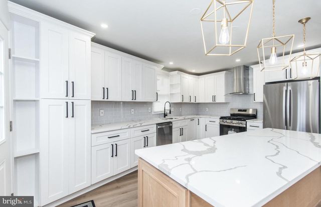 17 KENDALL BLVD, Oaklyn, NJ 08107