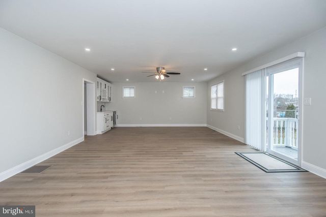 17 KENDALL BLVD, Oaklyn, NJ 08107