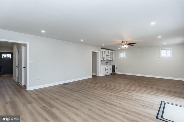 17 KENDALL BLVD, Oaklyn, NJ 08107