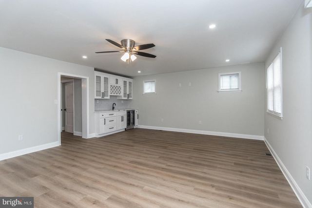 17 KENDALL BLVD, Oaklyn, NJ 08107