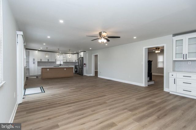 17 KENDALL BLVD, Oaklyn, NJ 08107