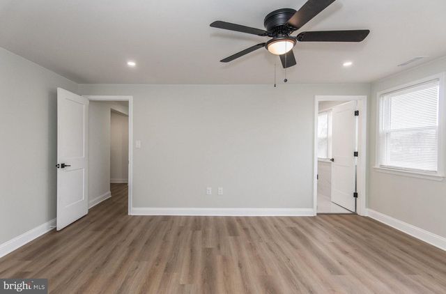 17 KENDALL BLVD, Oaklyn, NJ 08107