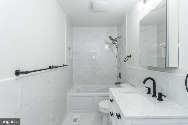 17 KENDALL BLVD, Oaklyn, NJ 08107