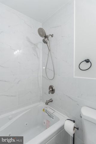 17 KENDALL BLVD, Oaklyn, NJ 08107