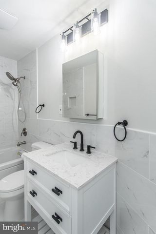 17 KENDALL BLVD, Oaklyn, NJ 08107