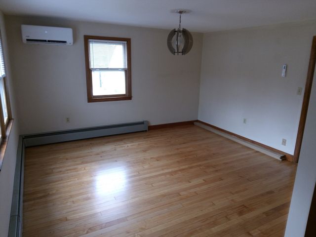 121 King Philip Rd, Worcester, MA 01606