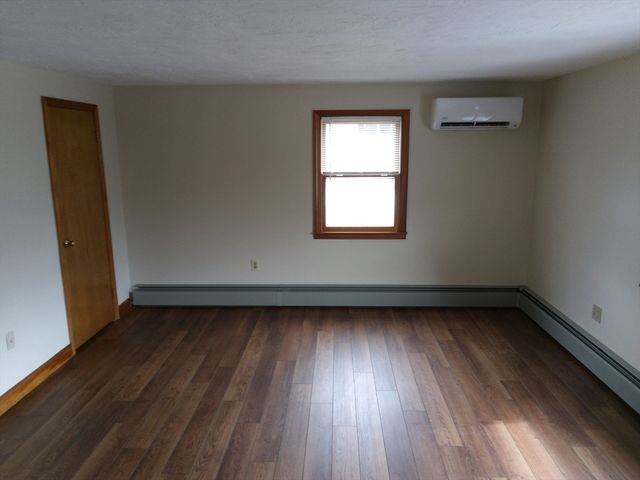 121 King Philip Rd, Worcester, MA 01606
