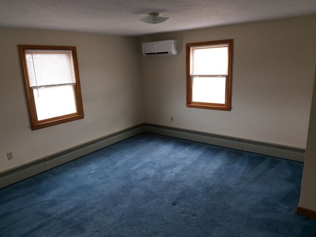 121 King Philip Rd, Worcester, MA 01606