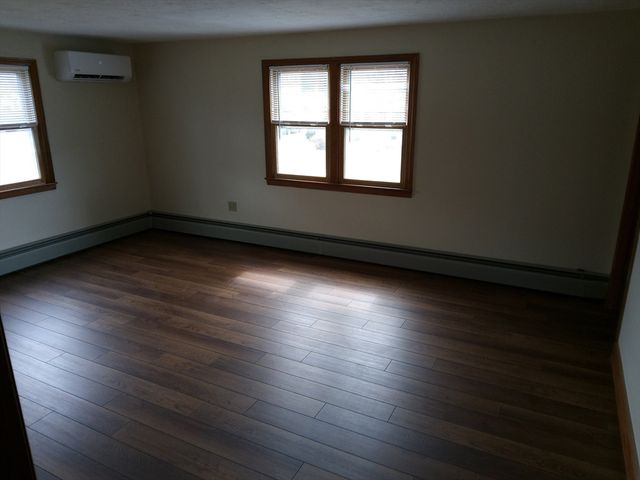 121 King Philip Rd, Worcester, MA 01606