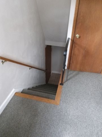121 King Philip Rd, Worcester, MA 01606