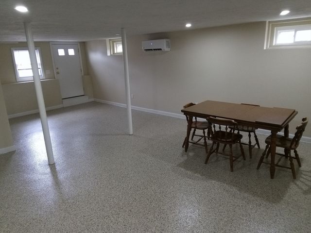 121 King Philip Rd, Worcester, MA 01606