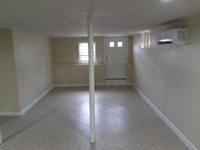 121 King Philip Rd, Worcester, MA 01606