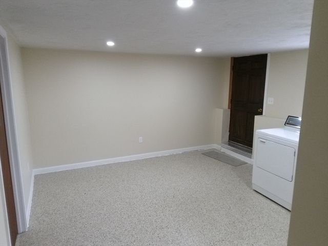 121 King Philip Rd, Worcester, MA 01606