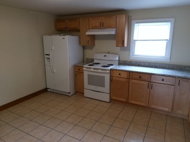 121 King Philip Rd, Worcester, MA 01606