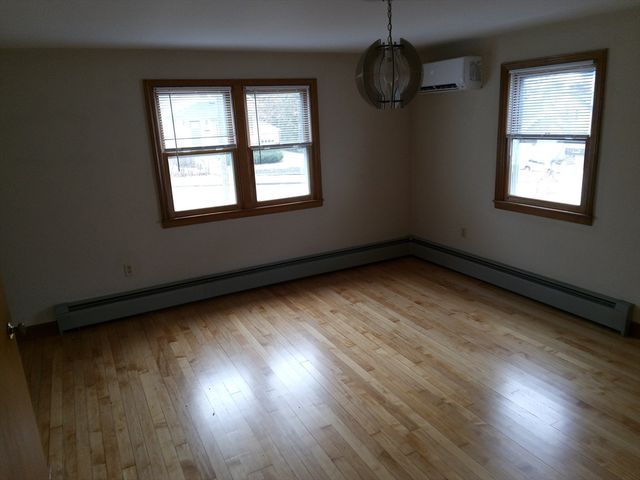 121 King Philip Rd, Worcester, MA 01606