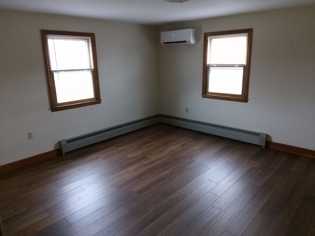 121 King Philip Rd, Worcester, MA 01606