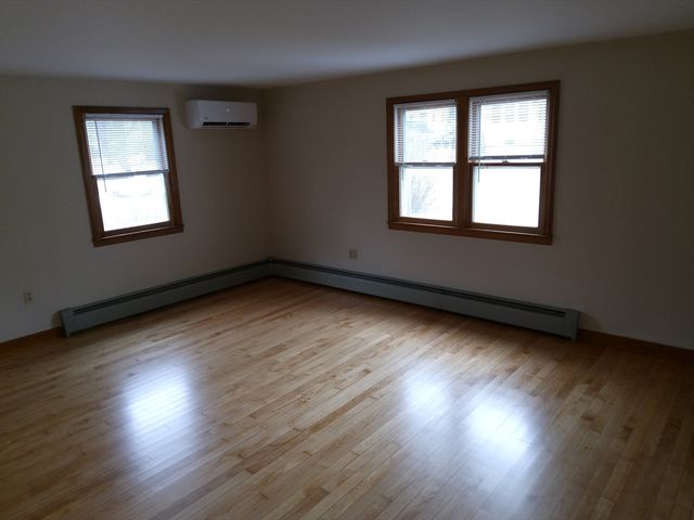 121 King Philip Rd, Worcester, MA 01606