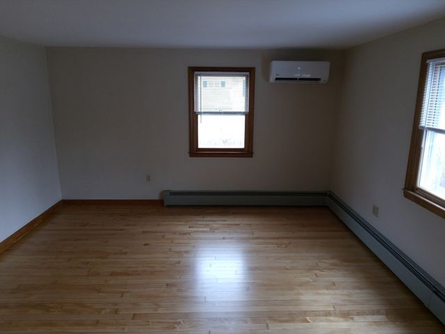 121 King Philip Rd, Worcester, MA 01606