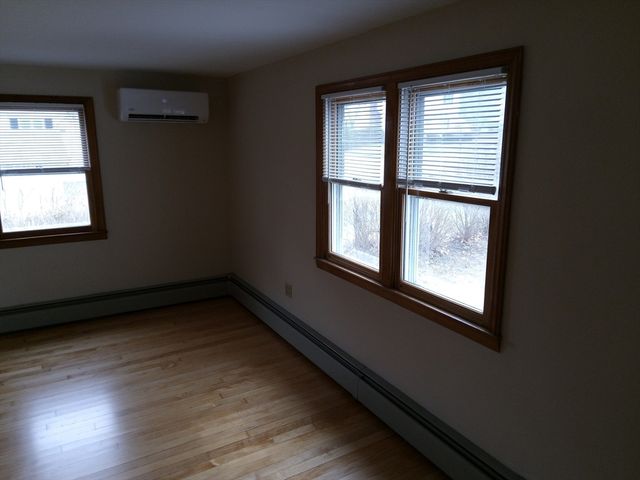 121 King Philip Rd, Worcester, MA 01606