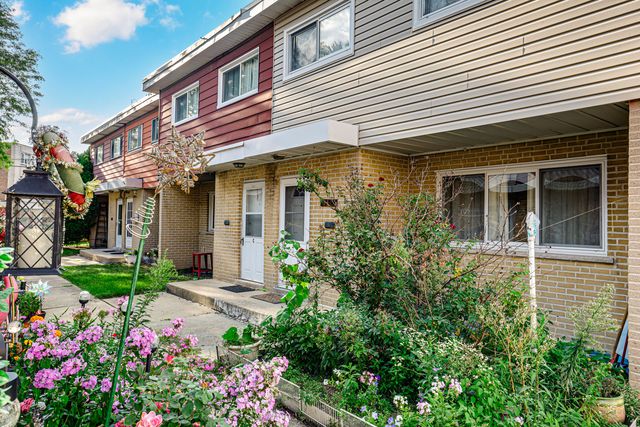 9123 Lamon Avenue N D, Skokie, IL 60077