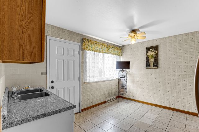 9123 Lamon Avenue N D, Skokie, IL 60077