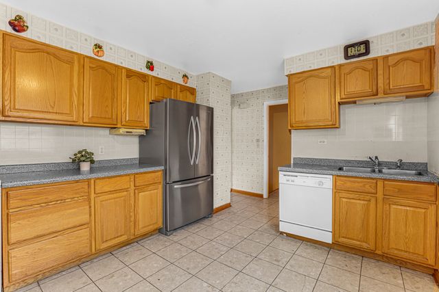 9123 Lamon Avenue N D, Skokie, IL 60077