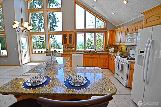 1923 SE Maple Drive, Chehalis, WA 98532