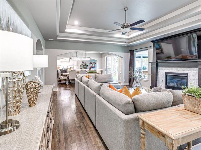 1065 Villas Creek Drive, Edmond, OK 73003