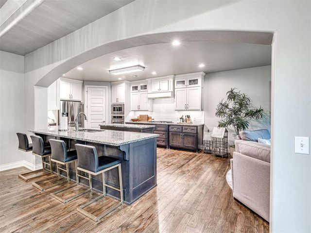 1065 Villas Creek Drive, Edmond, OK 73003