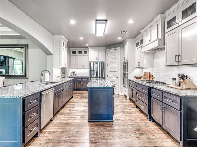 1065 Villas Creek Drive, Edmond, OK 73003