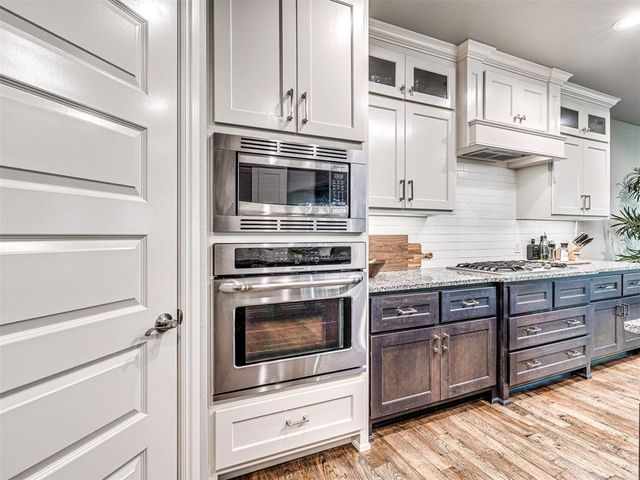 1065 Villas Creek Drive, Edmond, OK 73003