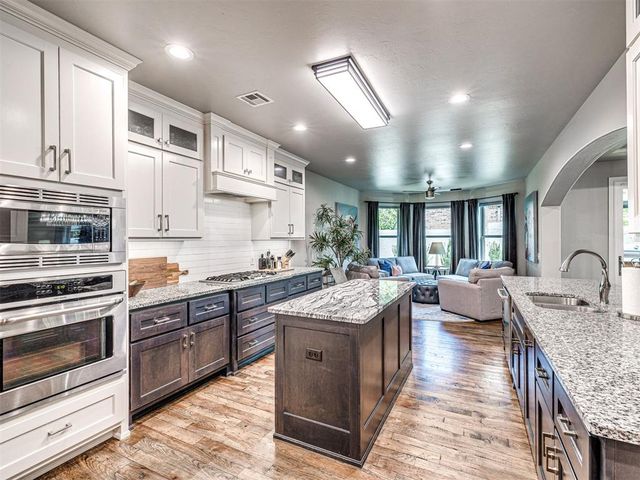 1065 Villas Creek Drive, Edmond, OK 73003