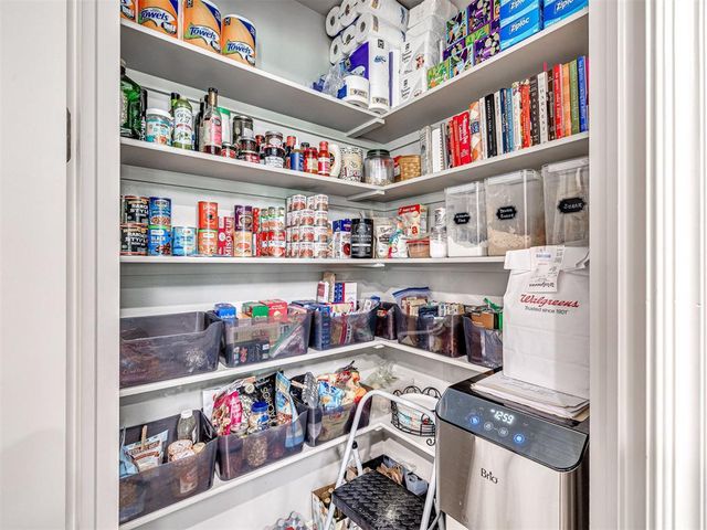 1065 Villas Creek Drive, Edmond, OK 73003