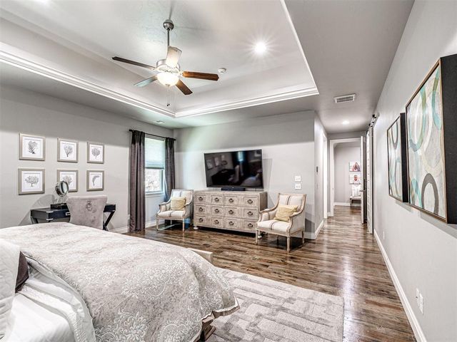 1065 Villas Creek Drive, Edmond, OK 73003