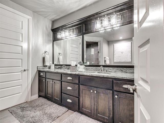 1065 Villas Creek Drive, Edmond, OK 73003