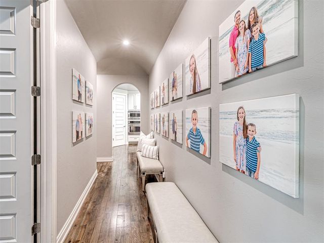 1065 Villas Creek Drive, Edmond, OK 73003