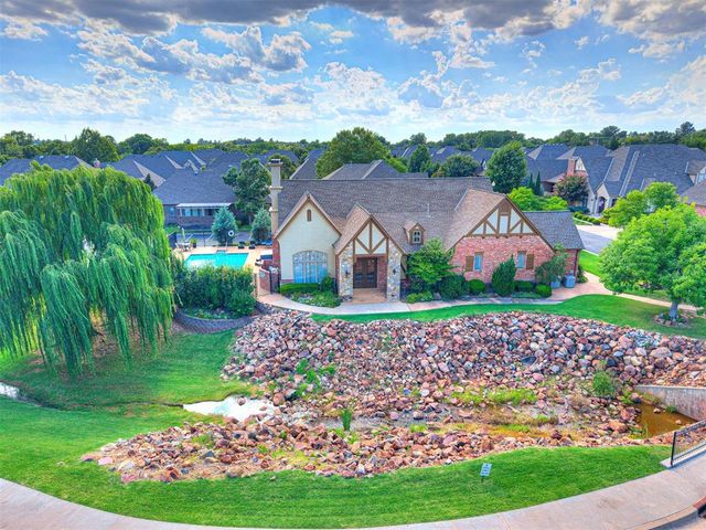 1065 Villas Creek Drive, Edmond, OK 73003