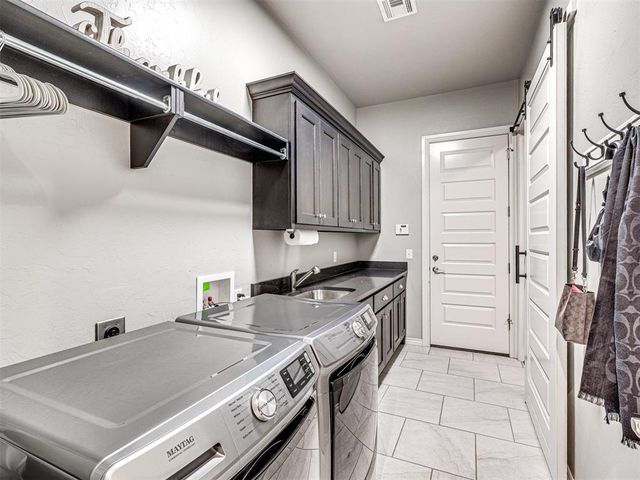 1065 Villas Creek Drive, Edmond, OK 73003