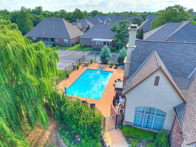 1065 Villas Creek Drive, Edmond, OK 73003