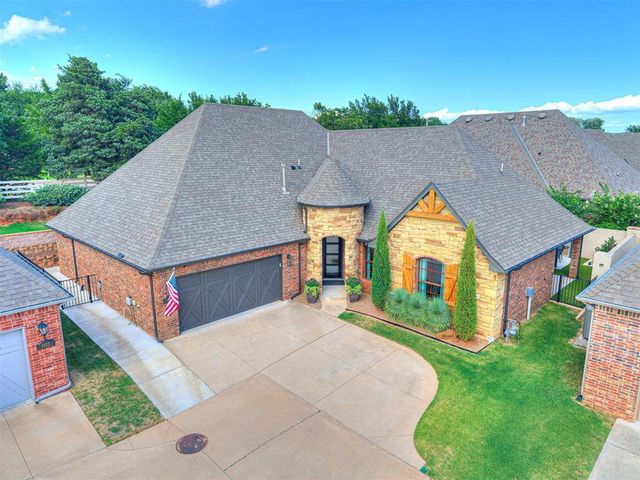 1065 Villas Creek Drive, Edmond, OK 73003