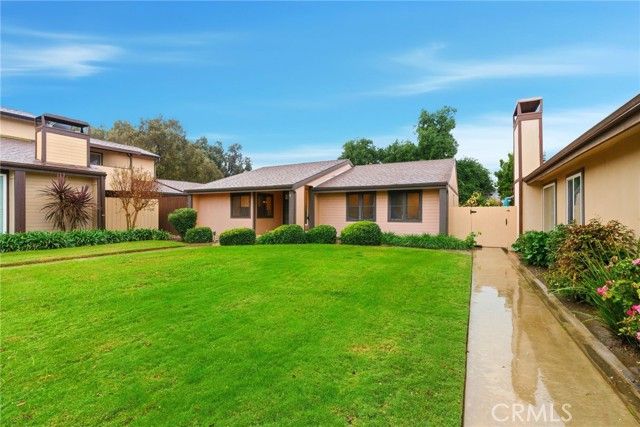 3737 W Hillsdale Avenue, Visalia, CA 93291