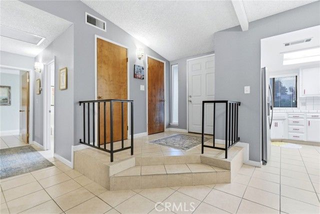 3737 W Hillsdale Avenue, Visalia, CA 93291