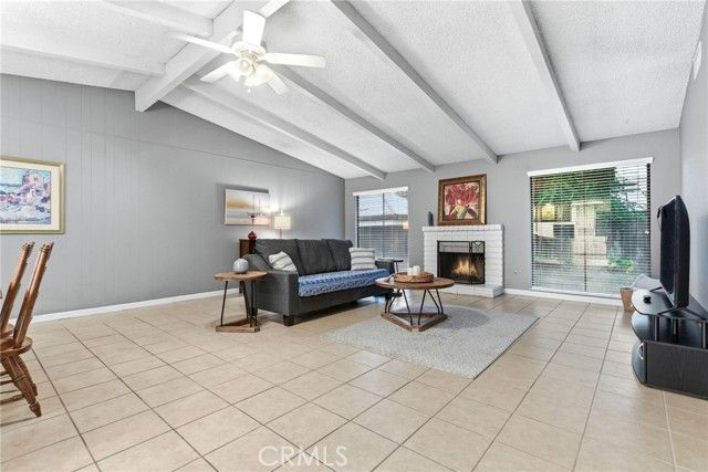 3737 W Hillsdale Avenue, Visalia, CA 93291