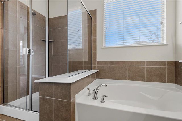 120 Cyril DR, Hutto, TX 78634